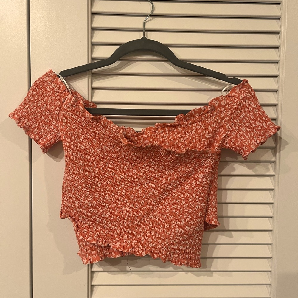 BB DAKOTA x STEVE MADDEN off the shoulder smocked crop top